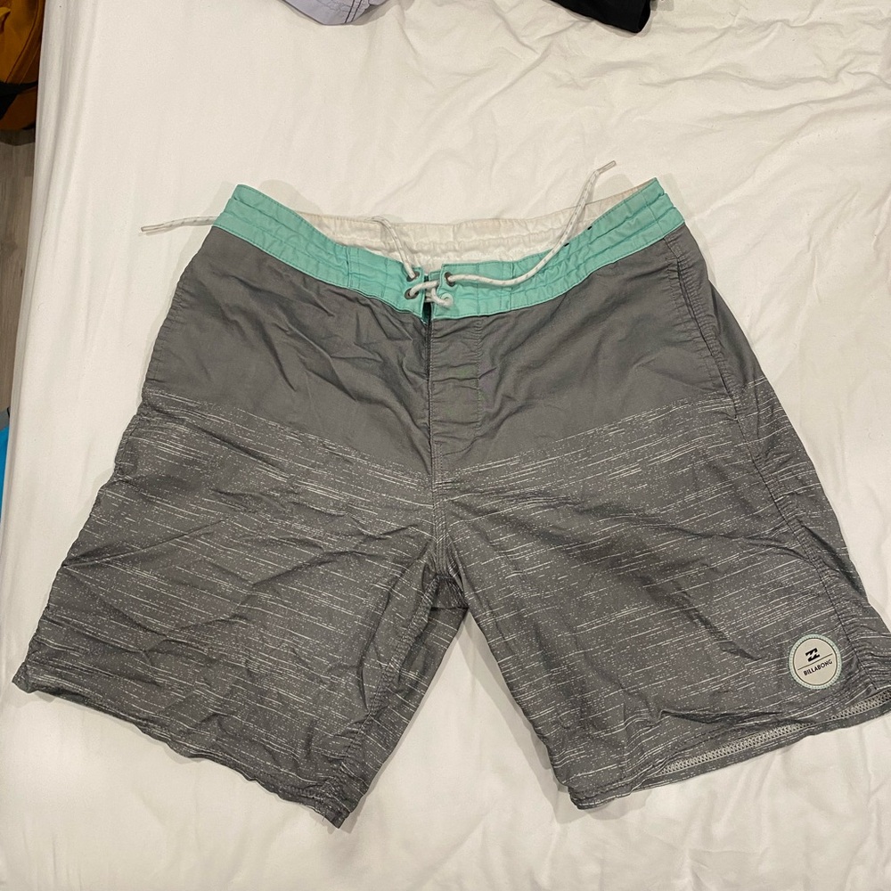 Billabong Men’s bathing suit (size 30 s/m)